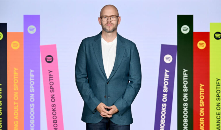 Даниел Ек се оттегля като CEO на Spotify след почти 20 години