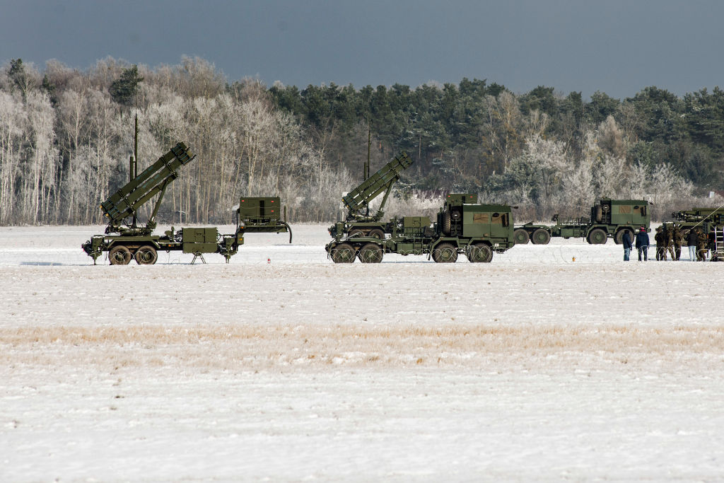Пентагонът обмисля пренасочване на военна помощ от Украйна към Близкия изток