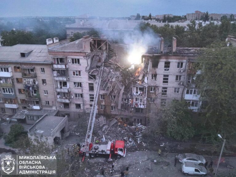 Руска среднощна атака уби 13 души в Украйна - сред тях има и три деца