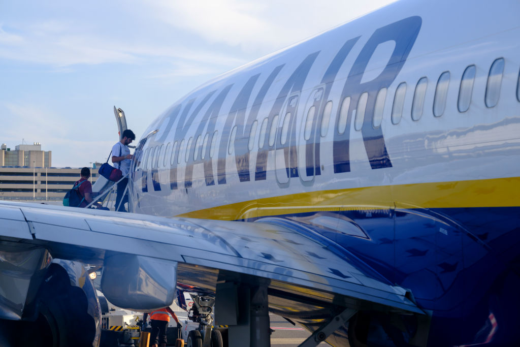Комисията срещу дискриминация разследва Ryanair за тормоз заради сваленото дете в инвалидна количка