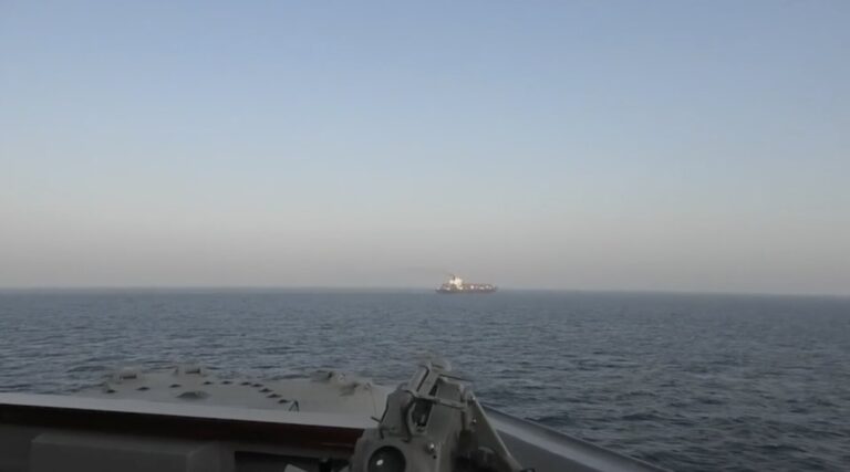 САЩ откриха огън по ирански кораб, Техеран не вижда условия за нови преговори