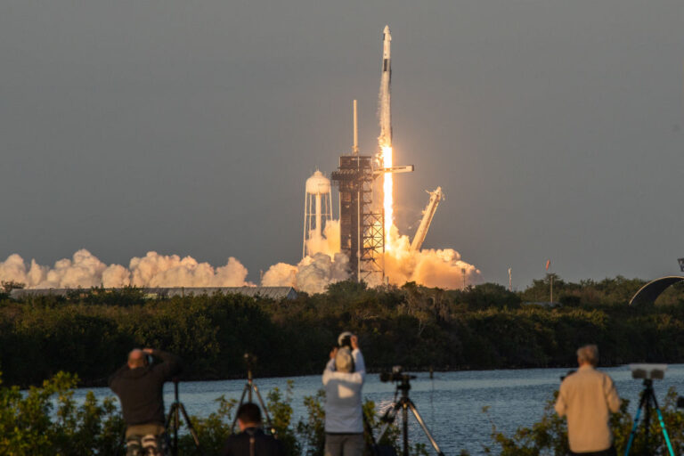 Мъск насрочи първия полет на Starship до Марс въпреки скорошните неуспехи на SpaceX
