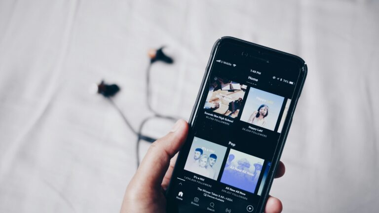 Spotify вече става и приложение за чат