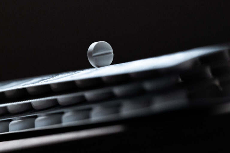 Милиони хора с проблем с щитовидната жлеза приемат левотироксин без да имат нужда - какво казва науката