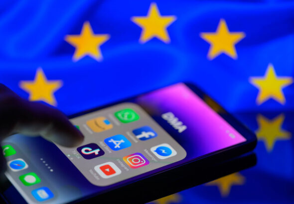 ЕК: TikTok трябва да промени „пристрастяващия си дизайн“