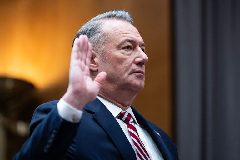 Нова оставка на върха на ICE след антиимиграционните рейдове в Минесота и Илиноис