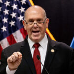 „Граничният цар“ на Тръмп прекрати операцията на ICE в Минесота и я обяви за „много успешна“