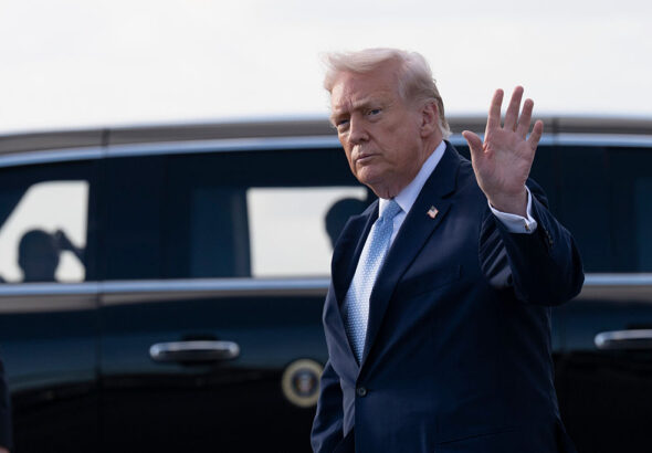 Тръмп заплаши Иран с нецензурен пост в социалните мрежи