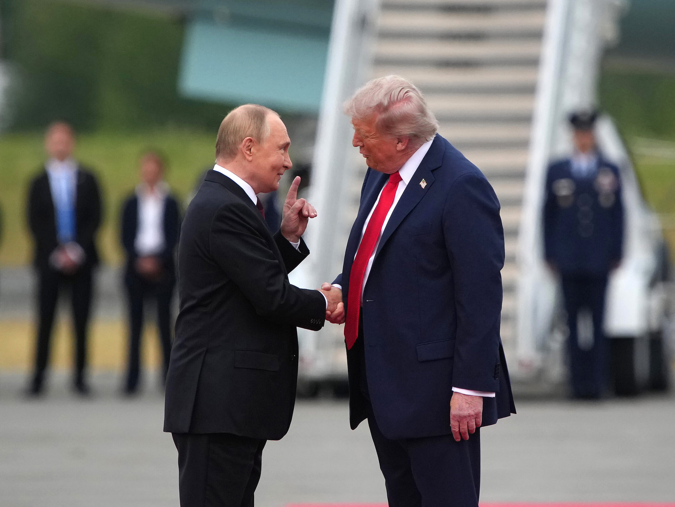 Тръмп и Путин си размениха любезности след разминаването с Нобеловата награда