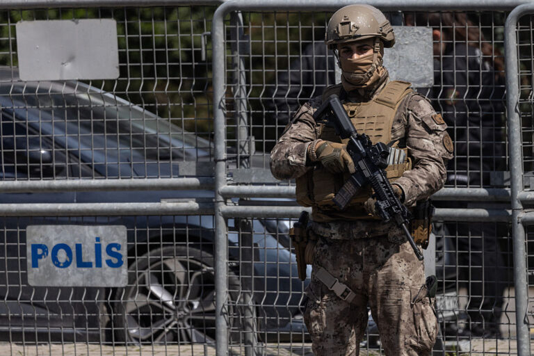 Втора масова стрелба в училище в Турция за два дни - 4 души са убити от ученик