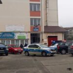 Седмокласник нападна с нож учителка и ученик в румънско училище