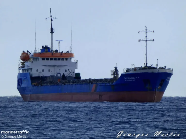Български моряци са спасили оцелелите от поразения кораб KHORYV край Констанца