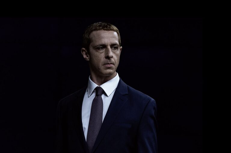 От Succession до Facebook - защо Джеръми Стронг се съгласи да играе Марк Зукърбърг