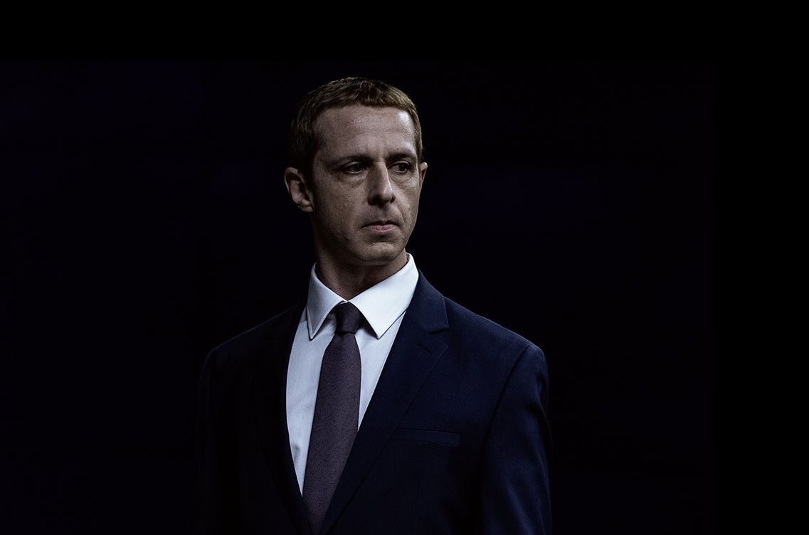 От Succession до Facebook - защо Джеръми Стронг се съгласи да играе Марк Зукърбърг