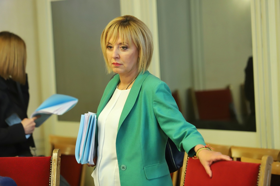 Радев назначи Мая Манолова за шеф на Комисията за защита на потребителите